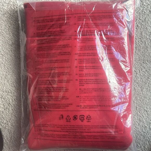 Adidas Unisex Core Red Hoodie! - Picture 11 of 12